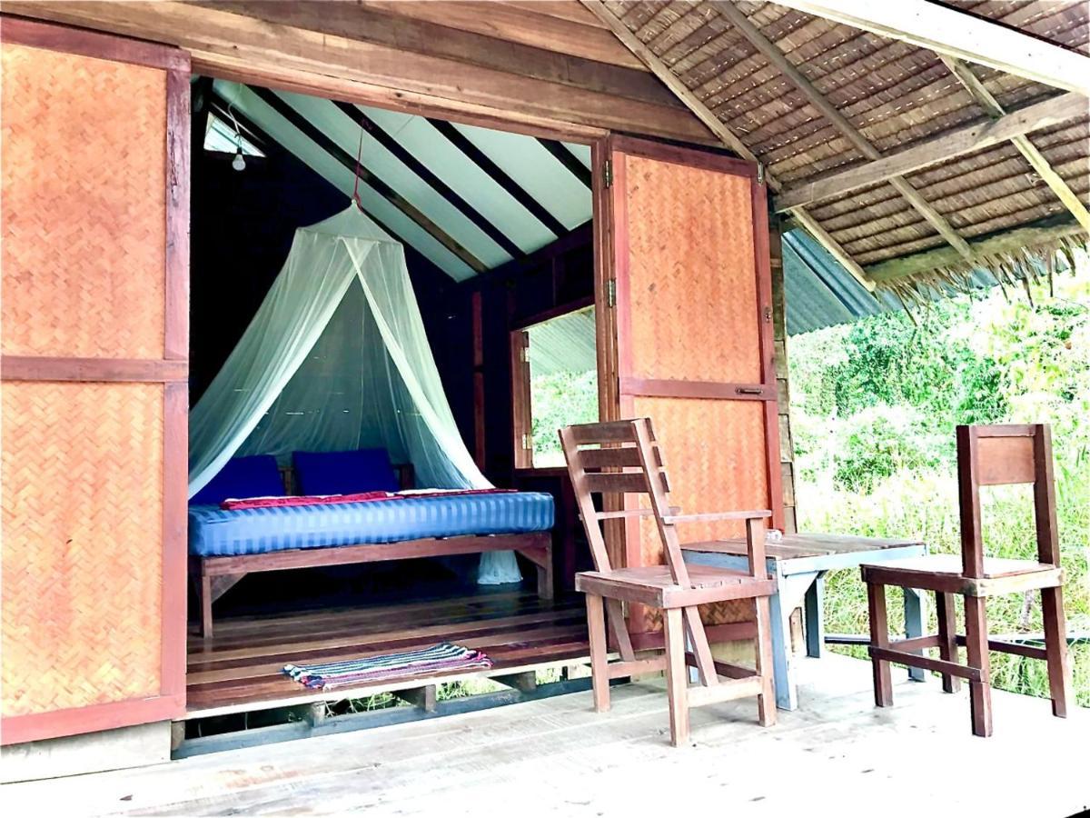 Frog Garden Hut Hotel Koh Phayam Exterior photo